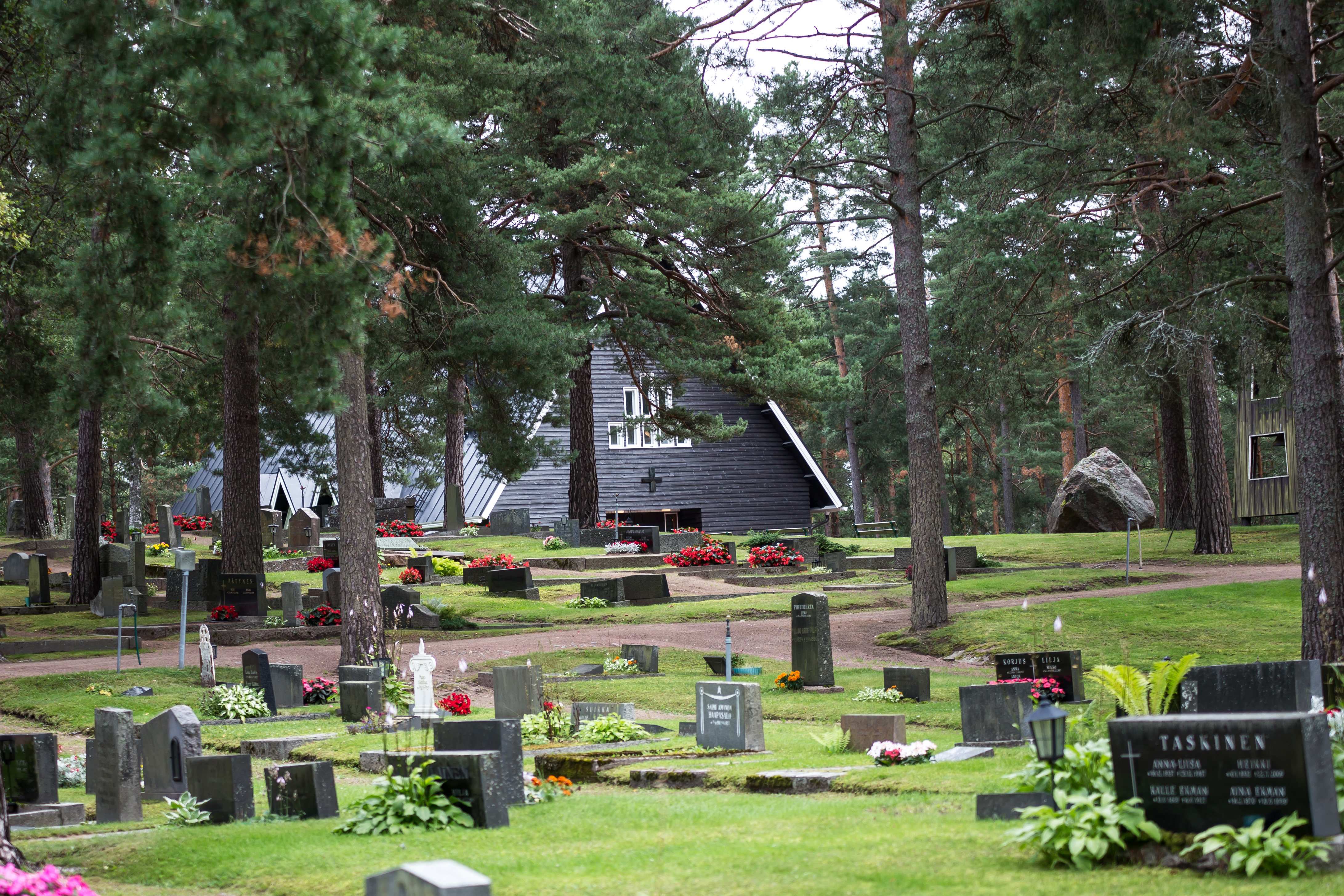 Metsäkulman hautausmaa ja kappeli