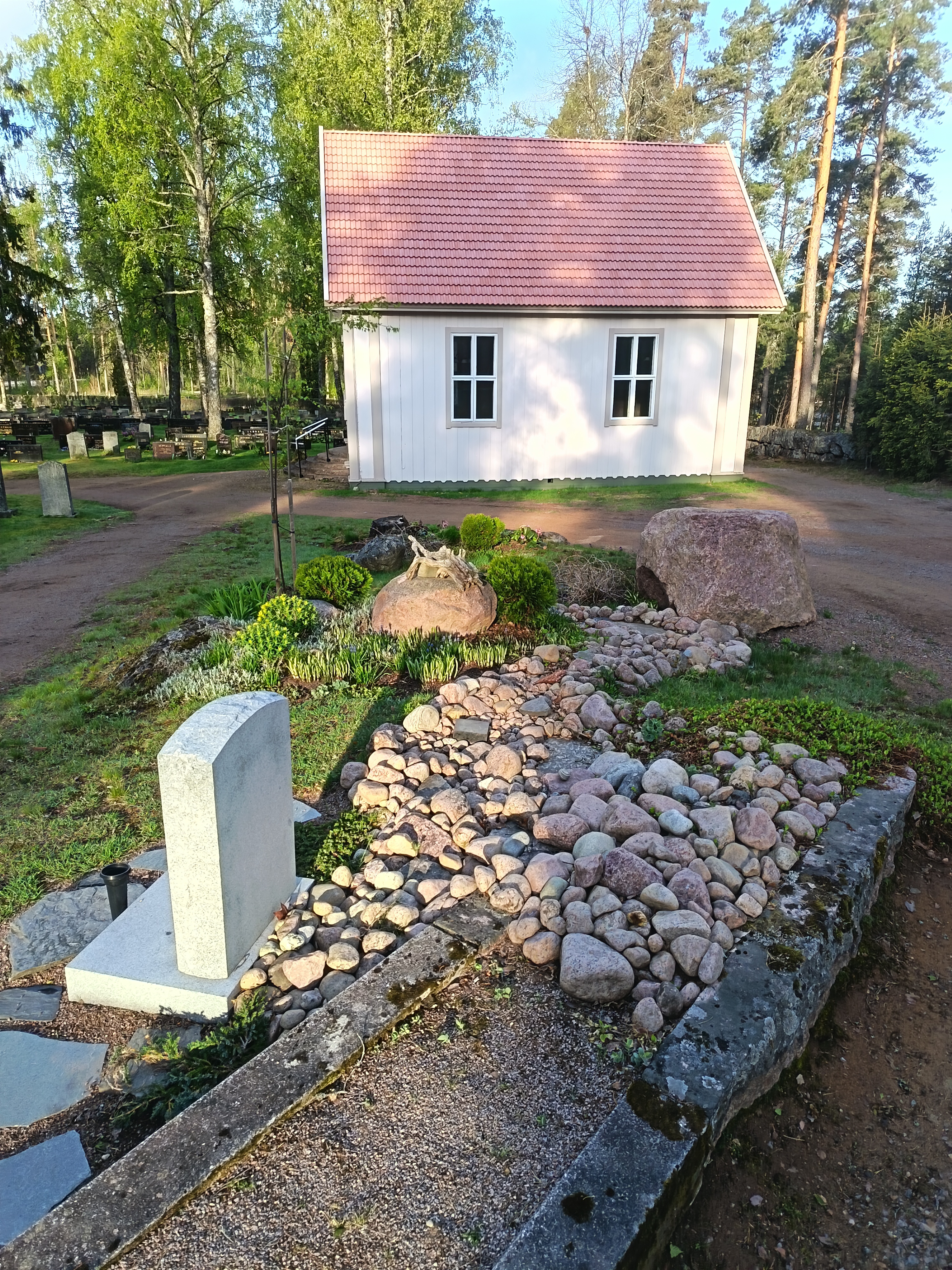 Muistomerkkialue hautausmaalla.